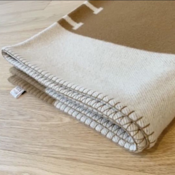 Hermes Avalon throw blanket - Picture 7 of 9